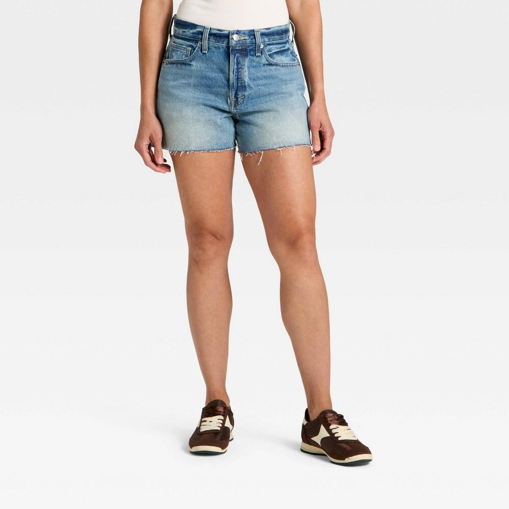 Women's Mid-Rise 90's Baggy Denim Shorts - Universal Thread™ Medium Wash 8