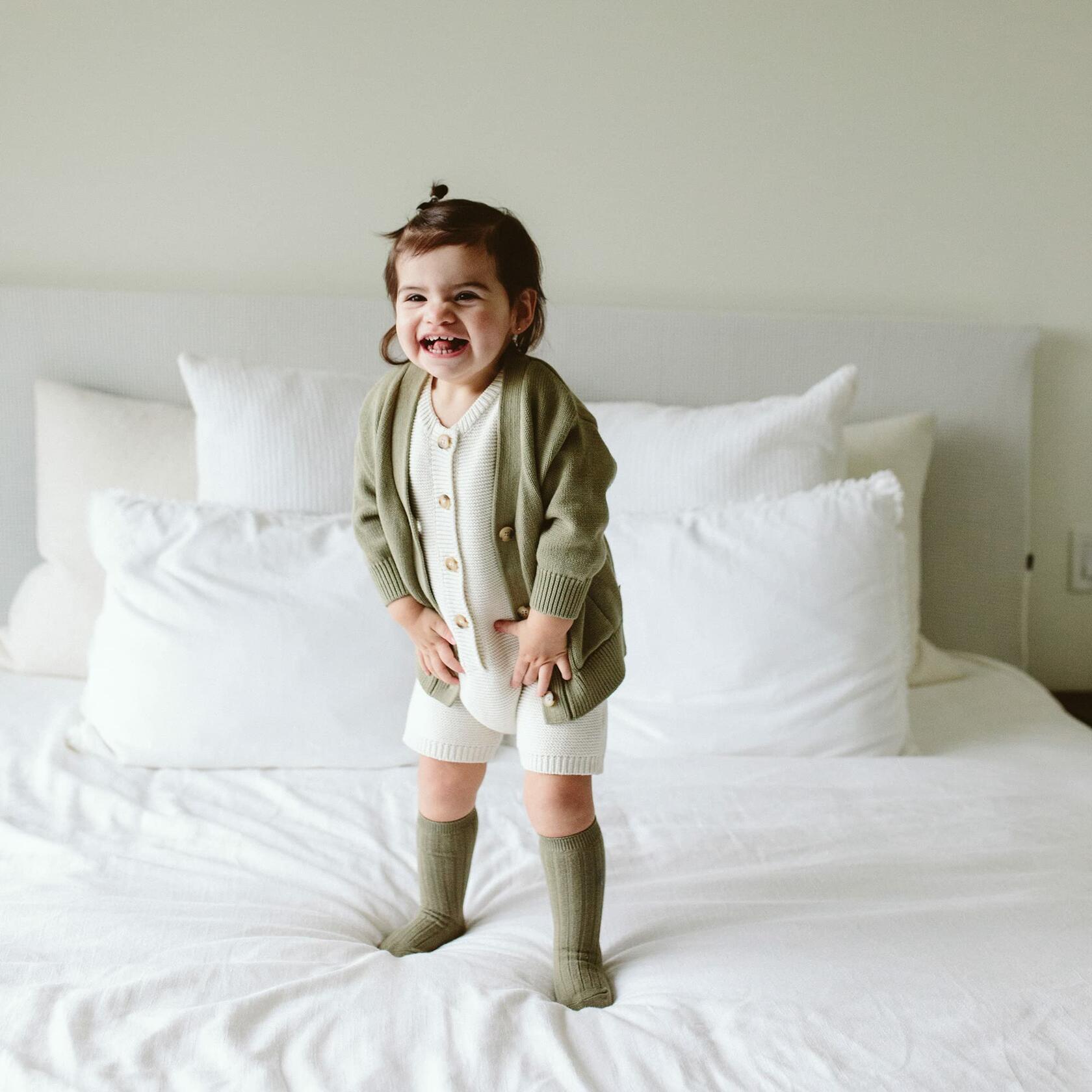 goumikids 2pk Toddler Kid Organic Cotton Knee-High Socks Medium 3T-5T Wh/Neutral