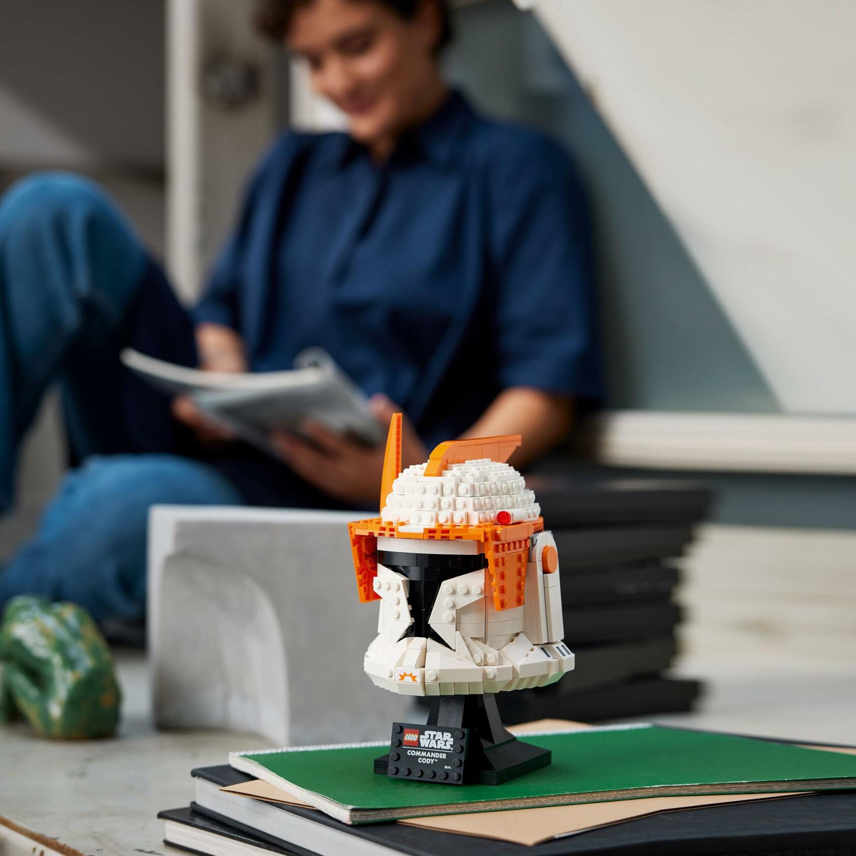 LEGO Star Wars Clone Commander Cody Helmet Set - Featuring Authentic Details