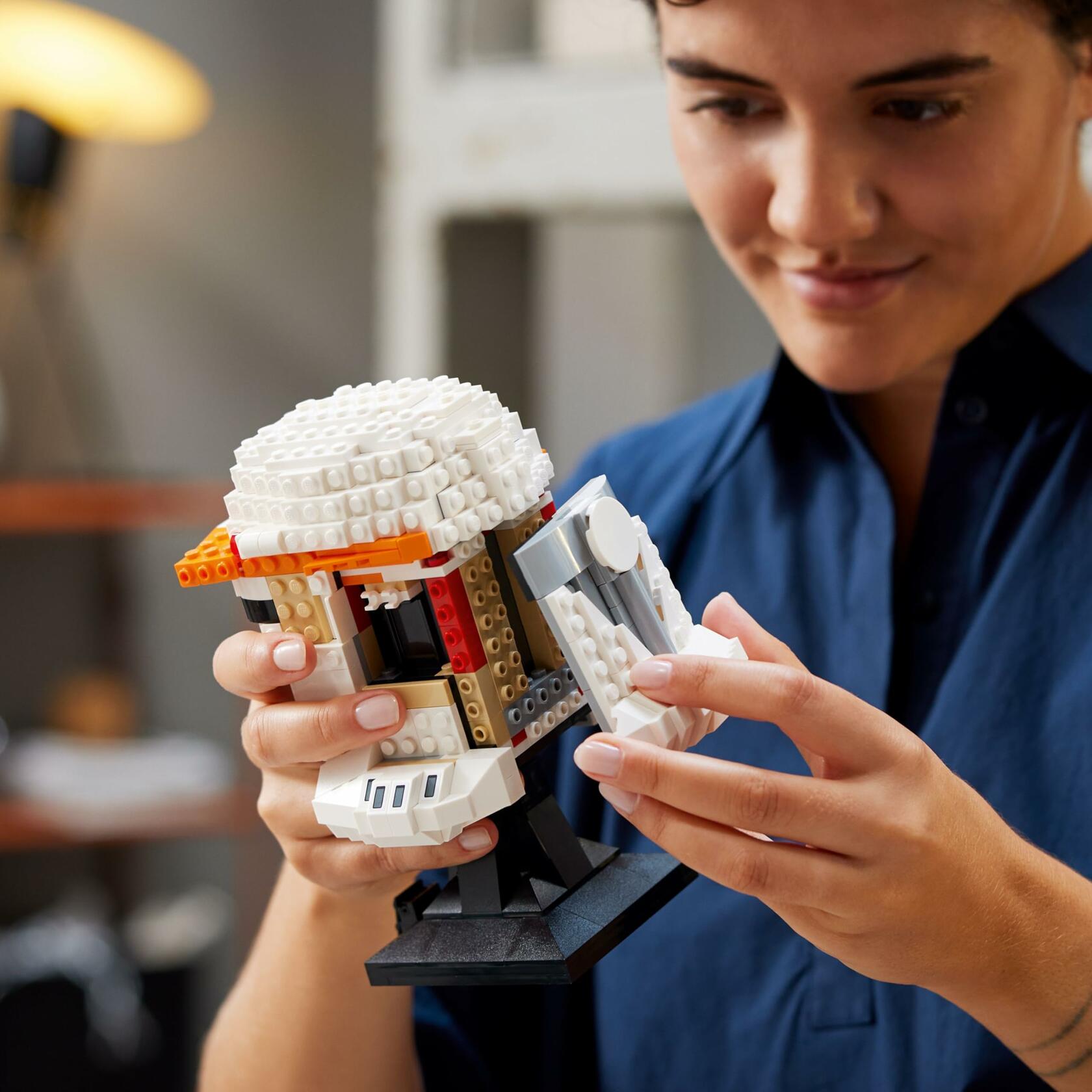 LEGO Star Wars Clone Commander Cody Helmet Set - Featuring Authentic Details