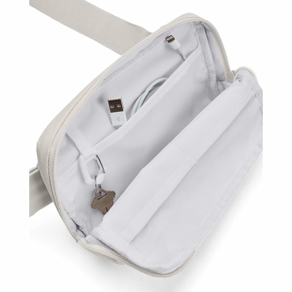 Under Armour Unisex-Adult Loudon Crossbody Waist Bag, White Clay / Metallic Gold