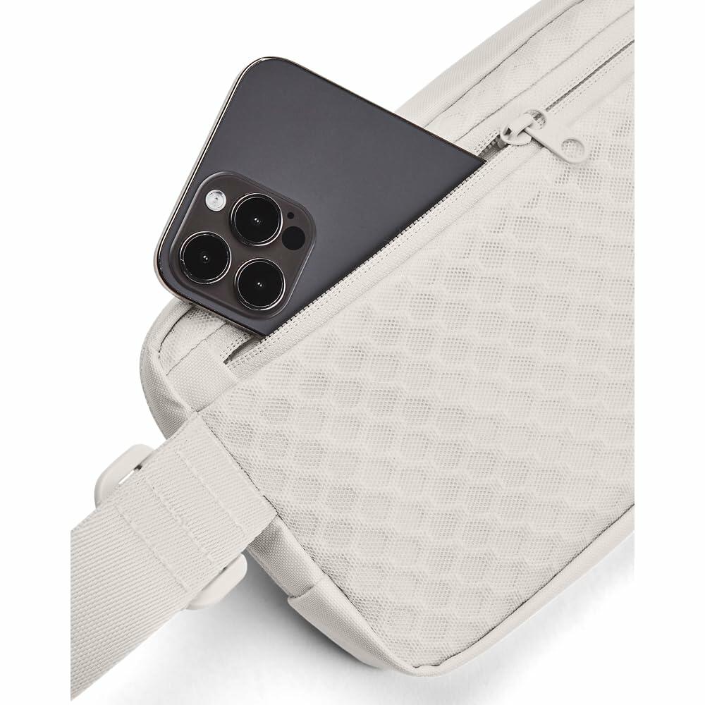 Under Armour Unisex-Adult Loudon Crossbody Waist Bag, White Clay / Metallic Gold